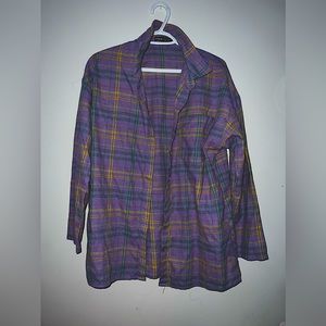 a nice thick shirt which is in perfect condition